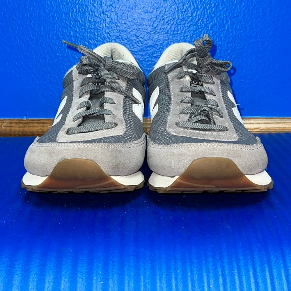 Men's Size 10.5 D New Balance 501 Grey Gum Suede Running Sneakers Shoes Gray - Picture 3 of 8